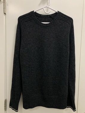 Icebreaker Men's Dark Charcoal Crewneck Sweater size M 70% merino wool